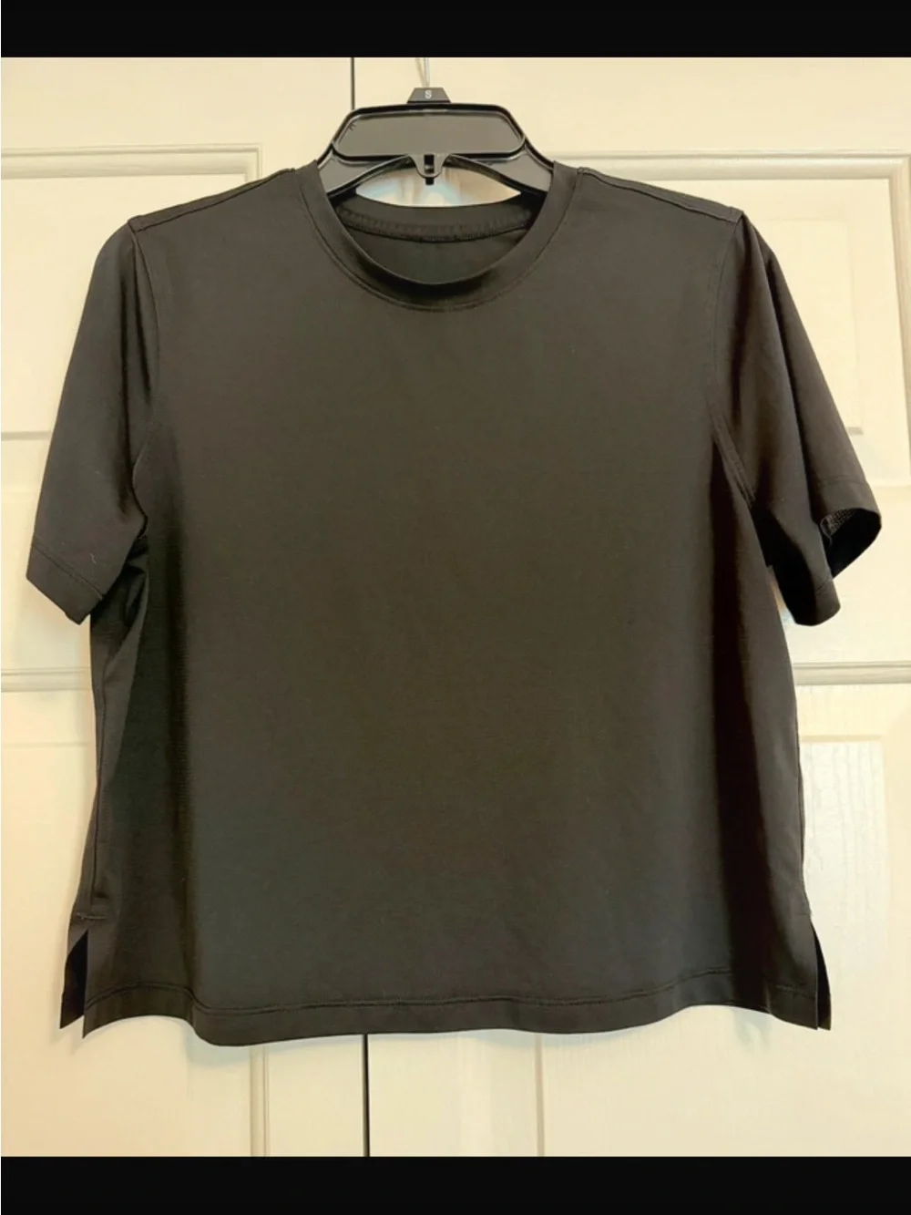 Lululemon train to be tee size 6